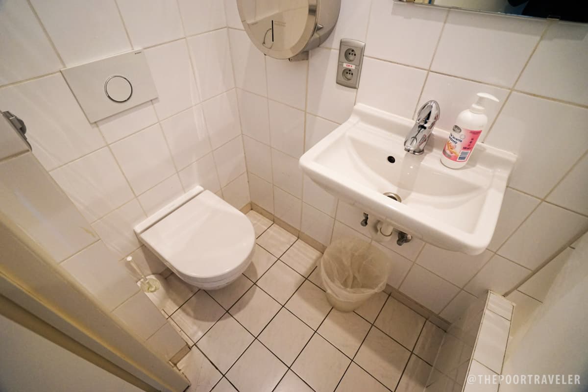 2GO4 Quality Hostel - Toilet and Bathroom